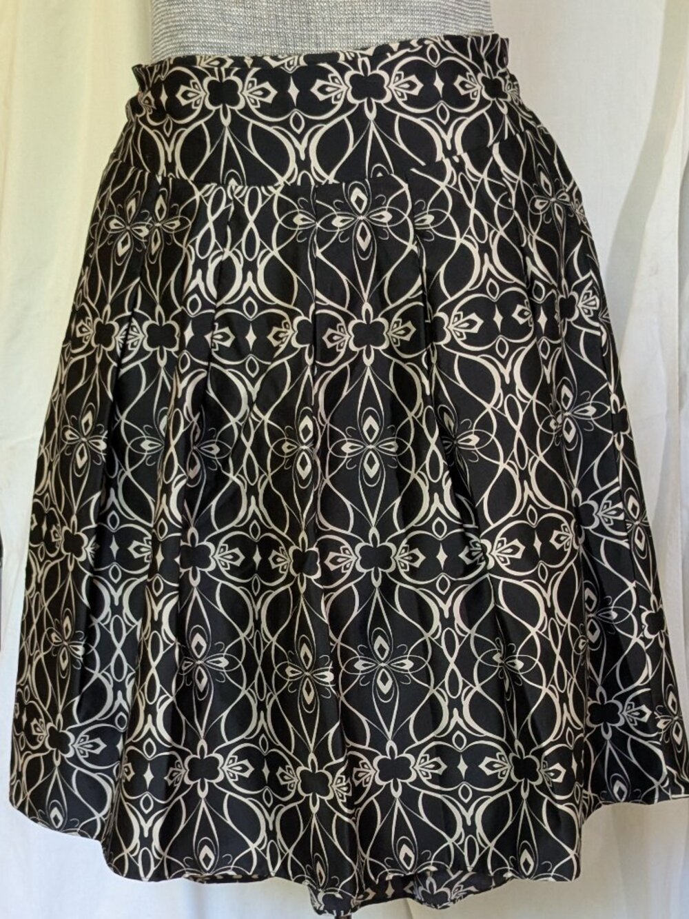 Lined Black & Cream Print Skirt size 2